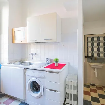 166 - Casa Mosaico, Vicino Al Centro Citta Lägenhet